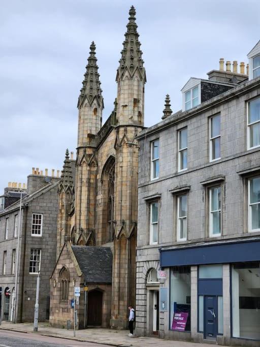 Crown House Two Bedroom Apartment Aberdeen Exterior foto